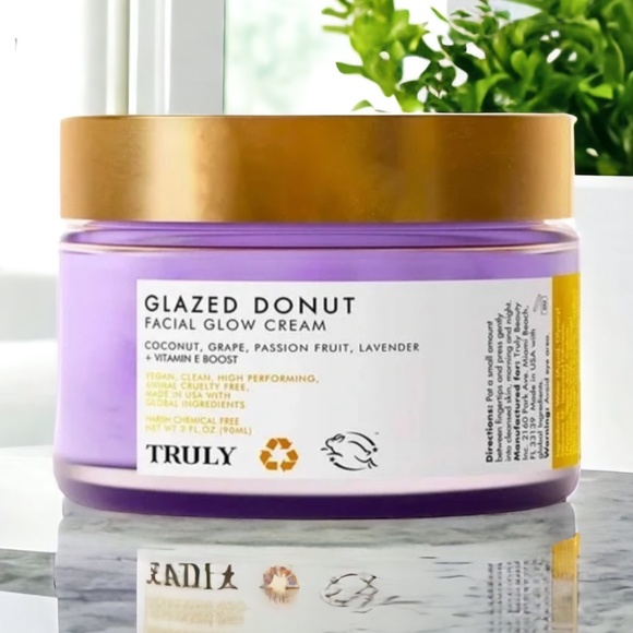 TRULY Other - New Truly Glazed Donut Facial Glow Cream 90ml